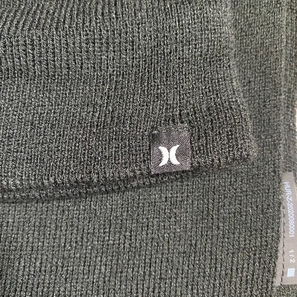 Hurley Beanie and Scarf Set Black/Gray - Picture 4 of 7